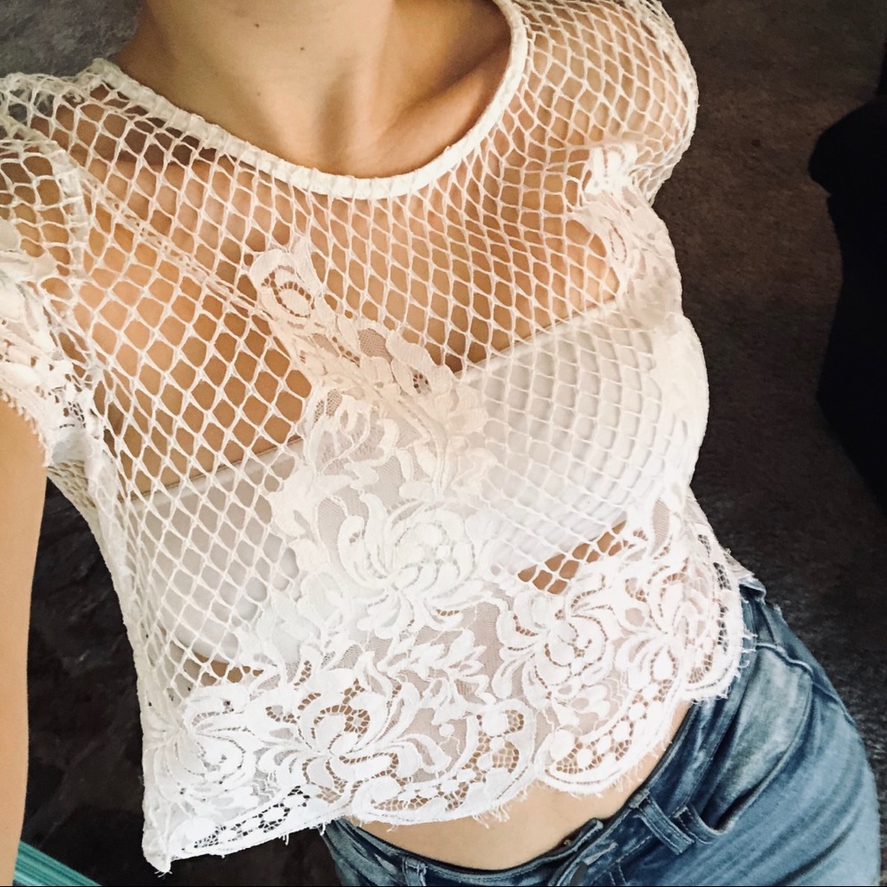 ZARA Contrasting lace t-shirt + H&M bandeu bra